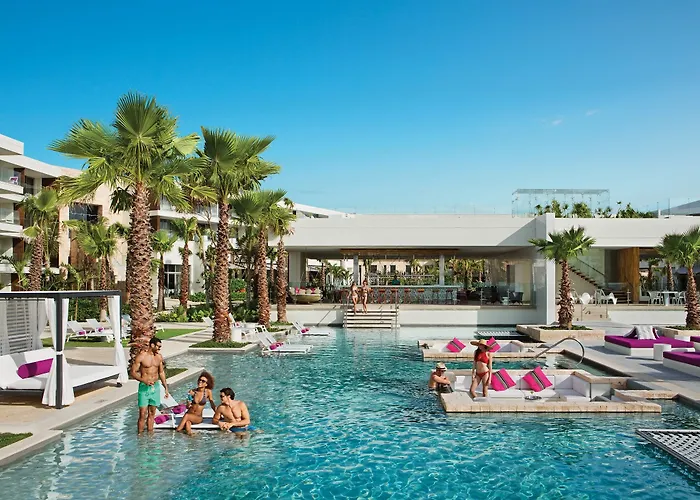 Breathless Riviera Cancun & (adults Only) Puerto Morelos